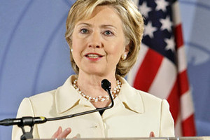 استطلاعات الرأي تمنح كلينتون الصدارة في عموم أمريكا وفي الولايات الرئيسية