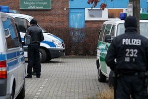 حملات تفتيش في ولاية ألمانية وبالعاصمة النمساوية ضد تجار مخدرات وسلاح مشتبه بهم