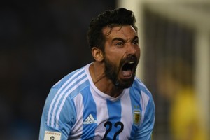 لافيتزي ينضم لتشكيلة الأرجنتين بعد إصابة ديبالا