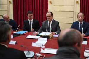 أولوند يبحث مقترحات لتحسين حماية رجال الشرطة وسط احتجاجات