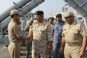 القائد العام يشهد المرحلة الختامية للتمرين البحري الثنائي 'جسر - 17'  