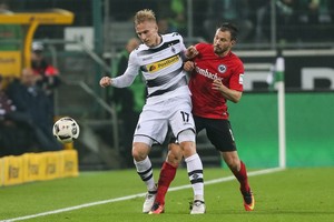 تعادل مونشنغلادباخ وفرانكفورت سلبا في الدوري الألماني