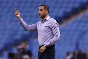 مدرب الشباب السعودي يعتذر عما حدث في مباراة الاتحاد ويبدي قلقه من مواجهة الفتح