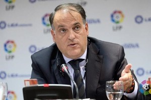 الحرب الكلامية تشتعل بين النادي الكاتالوني ورئيس الليغا