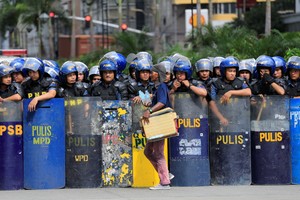 مقتل رئيس بلدية فلبيني وتسعة من مرافقيه في تبادل إطلاق نار مع الشرطة