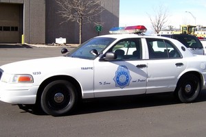 شرطي أميركي يرتكب واقعة سرقة وتفضحه آلة التصوير الخاصة به