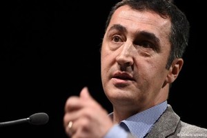 زعيم الخضر الألماني: تركيا تتجه إلى نوع جديد من الديكتاتورية