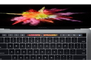 كل ماتريد معرفته عن الشاشة اللمسية 'Touch Bar' في 'ماك بوك برو'