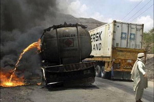 مقتل 6 أشخاص على الأقل جراء حريق في ناقلة نفط جنوب باكستان