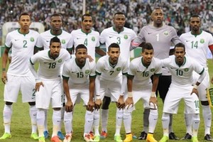 مدرب السعودية يعلن قائمته لمواجهة اليابان بتصفيات كاس العالم 2018