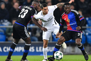 بالفيديو... باريس سان جيرمان يتأهل لدور 16 بفوز مثير على بازل