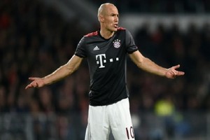 مباراة آيندهوفن تتسبب بأزمة بين روبن وأنشيلوتي