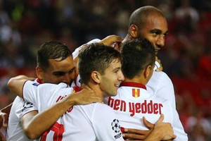 اشبيلية يكتسح دينامو ويقترب من دور 16 في دوري الأبطال