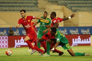 بالفيديو... التعادل السلبي يخيم على مباراة القادسية والخليج في الدوري السعودي