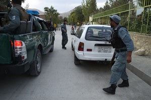 مقتل صحفي أفغاني شهير إثر انفجار لغم في سيارته بجنوب أفغانستان