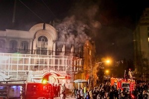 السجن 3 إلى 6 أشهر لمهاجمي السفارة السعودية في طهران