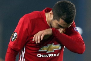 مورينهو يطالب مخيتاريان بفرض نفسه على تشكيلة يونايتد