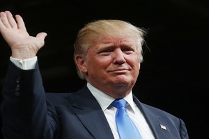 ترامب يعد بعدم إسقاط الأنظمة والتركيز على محاربة 'داعش'