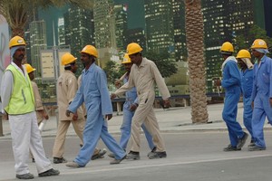 صدق أو لا تصدق... 566 ألف عامل أجنبي في البحرين