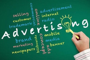 خبراء: إعلانات الكترونية مستترة تدفع الأطفال لتناول وجبات ضارة بالصحة