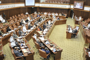 الحداد يسأل: لماذا لا يوجد رجل بين النساء المشاركات في المؤتمر الوطني للمرأة؟