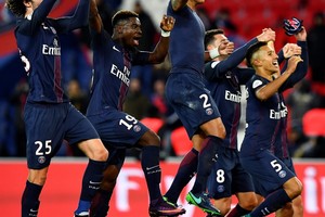 سان جيرمان يفوز برباعية لكنه يخسر كافاني