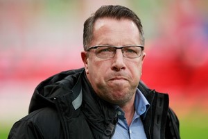 انغولشتات الألماني يقيل مدربه كاوزكانسكي بسبب سوء النتائج