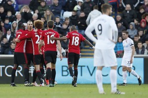 بالفيديو... 'إبرا' وبوغبا يقودان مانشستر يونايتد للفوز بثلاثية