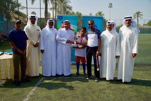 بالصور.. مدرسة سترة تُحقق لقب كرة القدم لمدارس البنين الابتدائية