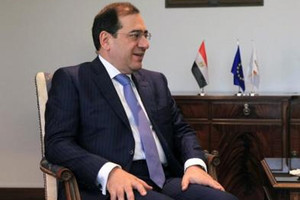 وزير البترول المصري يقوم بزيارة نادرة إلى إيران