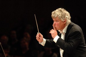 بالفيديو: وفاة الموسيقار وعازف البيانو المجري زولتان كوتشيش 