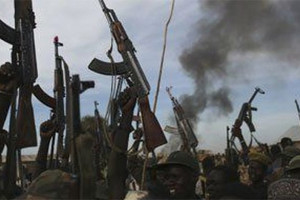 مسلحون يحررون 21 سجينا في هجوم على بلدة بجنوب مالي