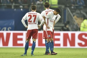 هامبورغ يبحث عن مدير كرة جديد وبييرسدورفر يتعهد بمواصلة الكفاح