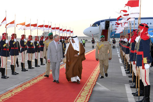 ولي العهد يلتقي سمو أمير ويلز وسمو دوقة كورنوال لدى وصولهما البلاد        