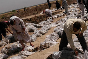 العثور على مقبرتين جماعيتين في قضاء الشرقاط بالعراق