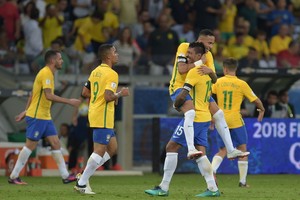 بالفيديو والصور... البرازيل تقسو على الأرجنتين بثلاثية... ونيمار يهدد مشاركة ميسي في المونديال الروسي