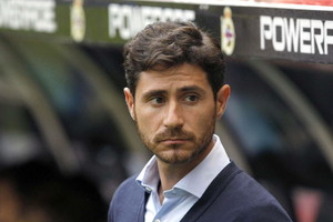 ريال بيتيس يقيل مدربه بويت ويعين فيكتور سانشيز بديلا له