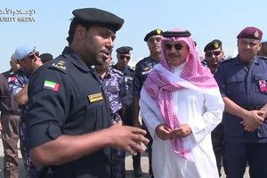 وزير الداخلية يفتتح معرض الآليات والمعدات الخاصة بالقوات الشرطية الإماراتية