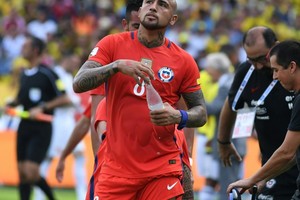 بايرن يطالب منتخب تشيلي بعدم المجازفة بسلامة فيدال