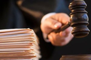 سعودية تقاضي زوجها بتهمة إدخال أجنبية المستشفى باسمها