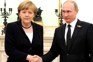 بوتين وميركل يبحثان نقل الغاز إلى غرب أوروبا عبر أوكرانيا مع دخول فصل الشتاء