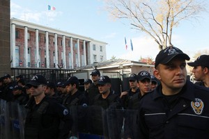 مصادر: الشرطة التركية تعتقل رئيس بلدية مدينة فان