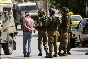 الجيش الإسرائيلي يعتقل فلسطينيين اثنين في الضفة الغربية