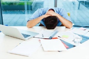 علامات تدل على أن عملك يجعلك تعيساً