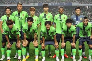 بالفيديو... تشونبوك يتقدم على العين في نهائي دوري أبطال آسيا