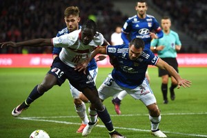 ليون يواصل صحوته في الدوري الفرنسي