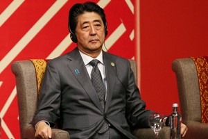 رئيس الوزراء الياباني في الأرجنتين لتعزيز الاستثمارات