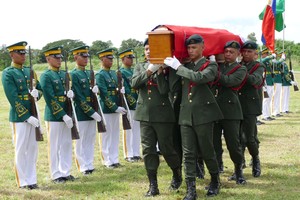 المعارضة الفيليبينية تطالب باخراج جثمان ماركوس من مقبرة الأبطال