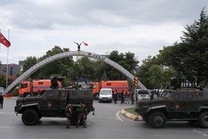 مرسوم: تركيا تعزل قرابة 15 ألفاً آخرين في تحقيق بعد محاولة الانقلاب