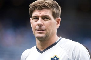 جيرارد قائد المنتخب الإنجليزي السابق يوقف مفاوضات توليه تدريب ميلتون كينز دونز